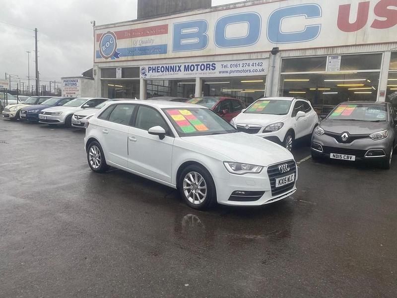 Used Audi A3 Sportback Business 110 HP (80 kW) 2015 White Hatchback