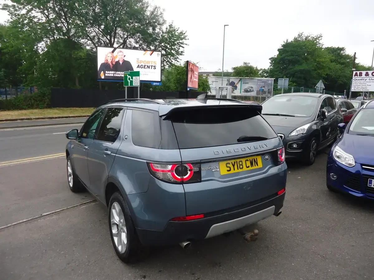Used Land Rover Discovery 5 HSE 180 HP (132 kW) 2018 Blue SUV