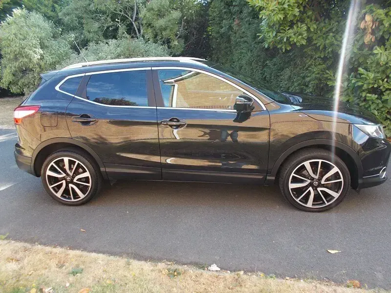 Used Nissan Qashqai Tekna 130 HP (95 kW) 2016 Black SUV