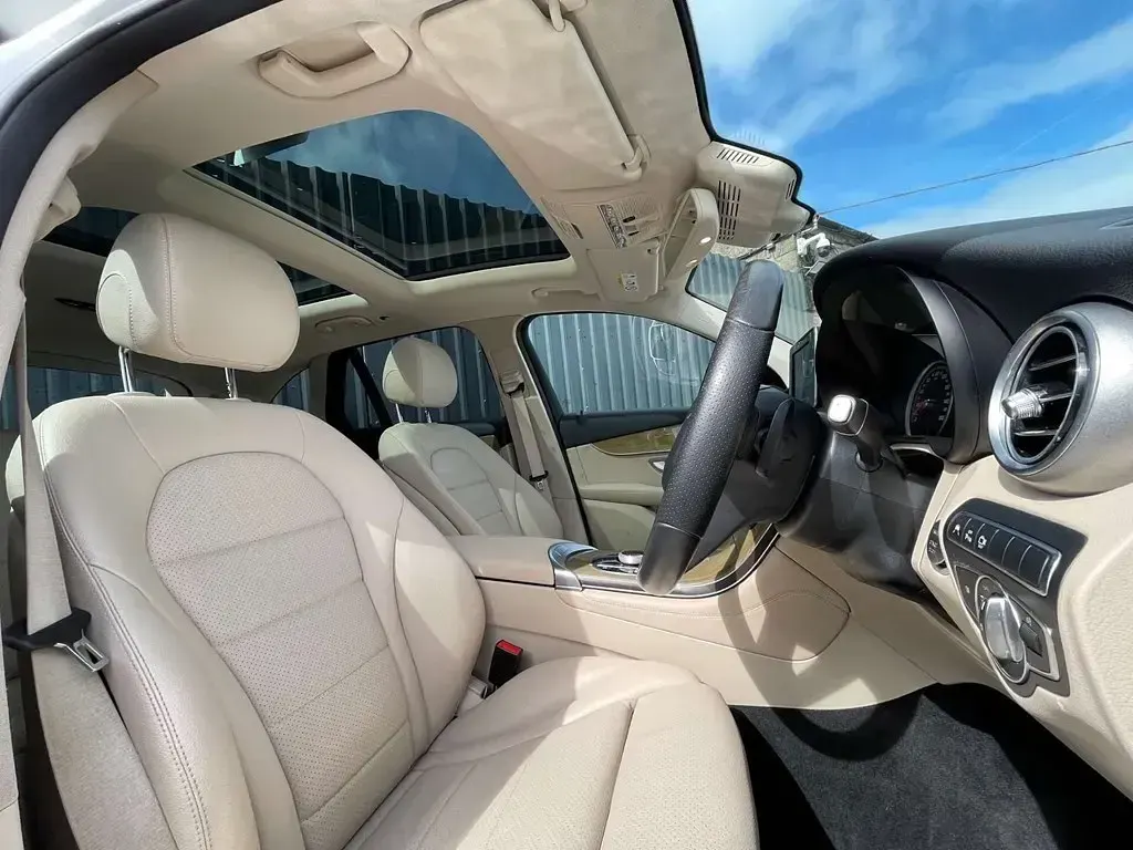 Usado Mercedes GLC220 Premium 170 HP (125 kW) 2017 Branco Carrinha