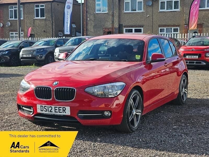Used BMW 116 Sport Line 2012 Red Hatchback