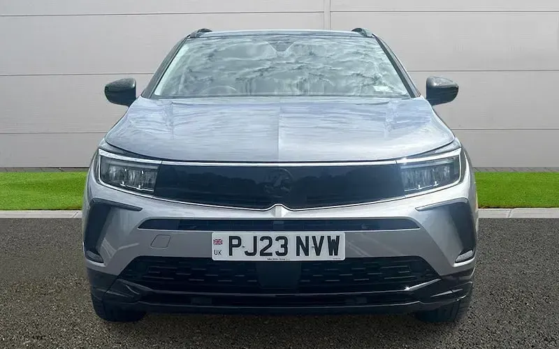 Usado Vauxhall Grandland X 131 HP (96 kW) 2023 Cinzento SUV