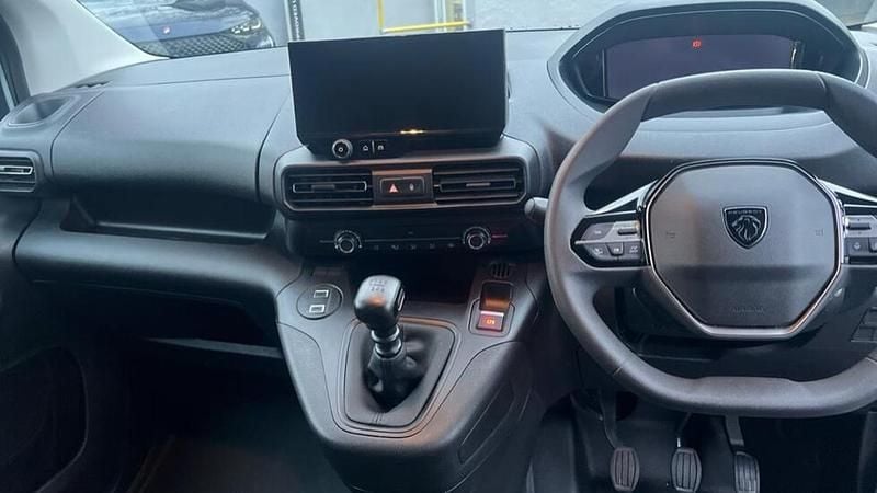 Used Peugeot Partner 101 HP (74 kW) 2025 White MPV