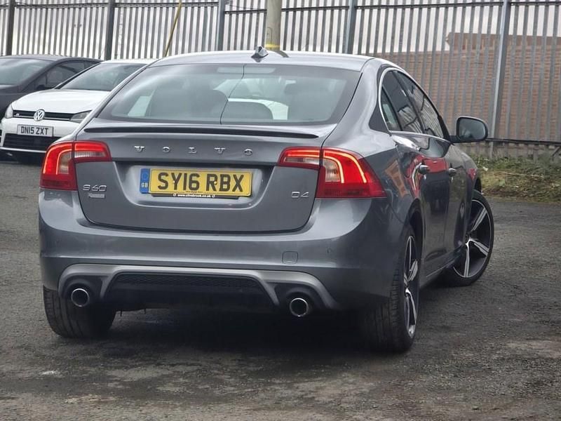 Usado Volvo S60 R-Design 190 HP (139 kW) 2016 Cinzento Sedan
