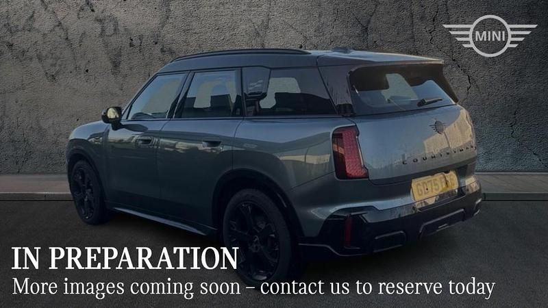 Used Mini Countryman 215 HP (158 kW) 2025 Green SUV