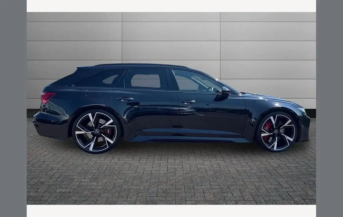 Used Audi RS6 Comfort 600 HP (441 kW) 2021 Black Estate