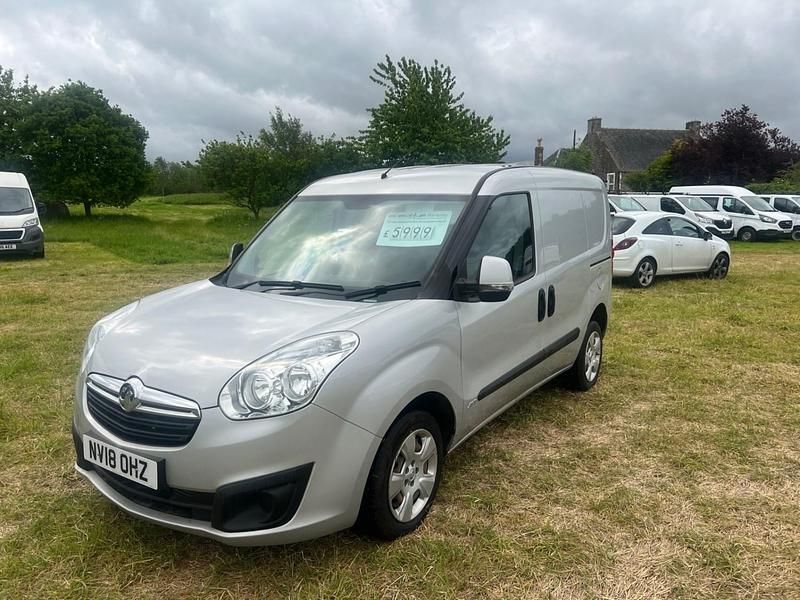 Used Vauxhall Combo Sportive 95 HP (69 kW) 2018 Silver MPV