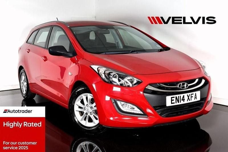 Red Used 2014 Hyundai i30 Active Estate | £8,445 (Fair price) - Image 1/4