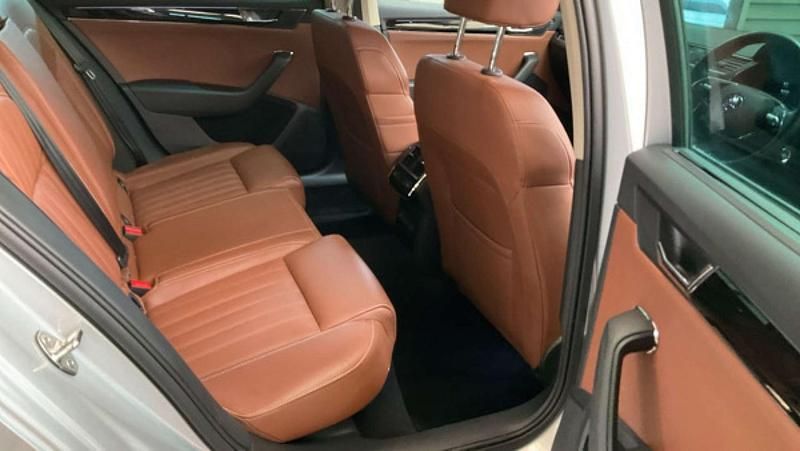 Used Skoda Superb 150 HP (110 kW) 2022 Silver Estate