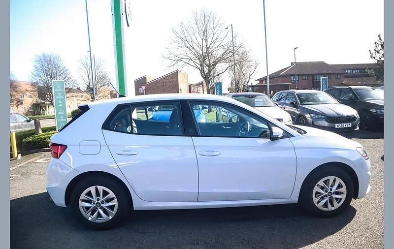 Begagnad Skoda Fabia SE 113 HK (83 kW) 2025 Vit Halvkombi