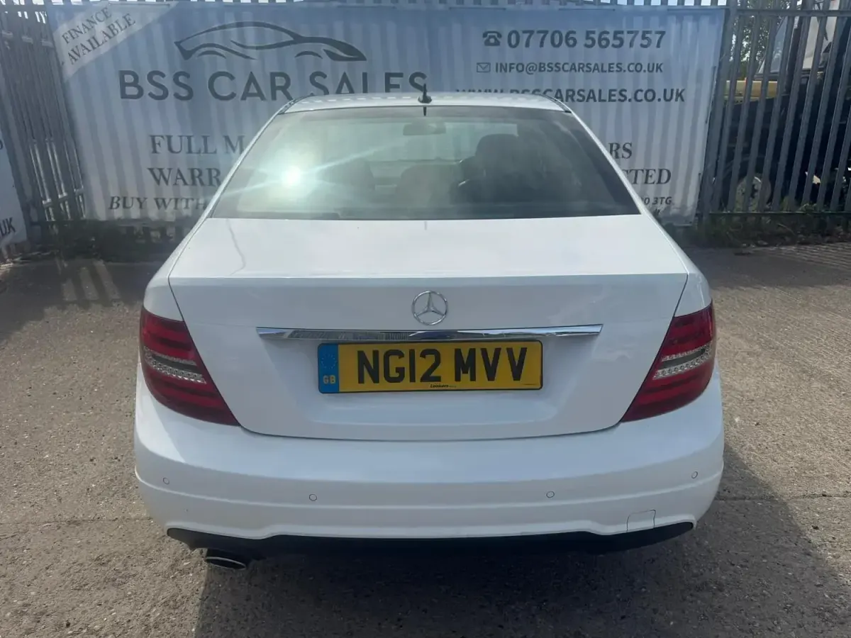 Used Mercedes C220 AMG 168 HP (123 kW) 2012 White Sedan