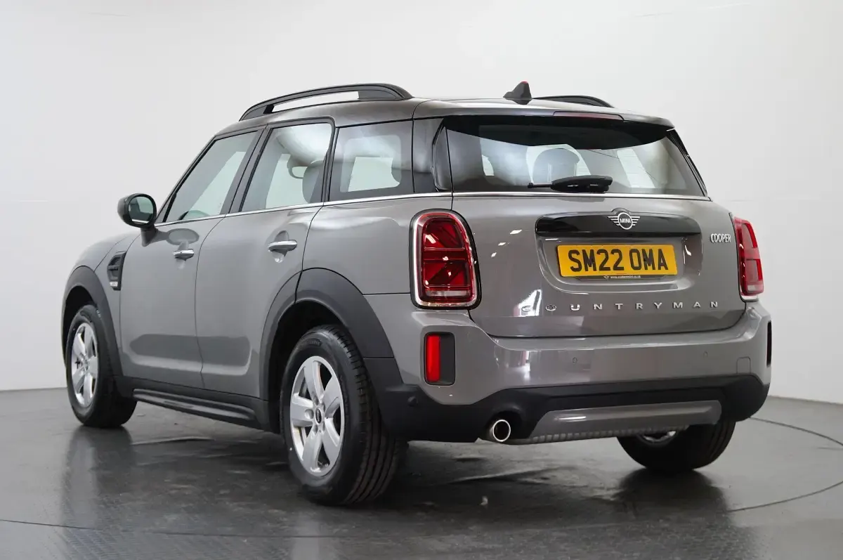 Używany Mini Cooper Countryman Classic 134 KM (98 kW) 2022 Szary SUV