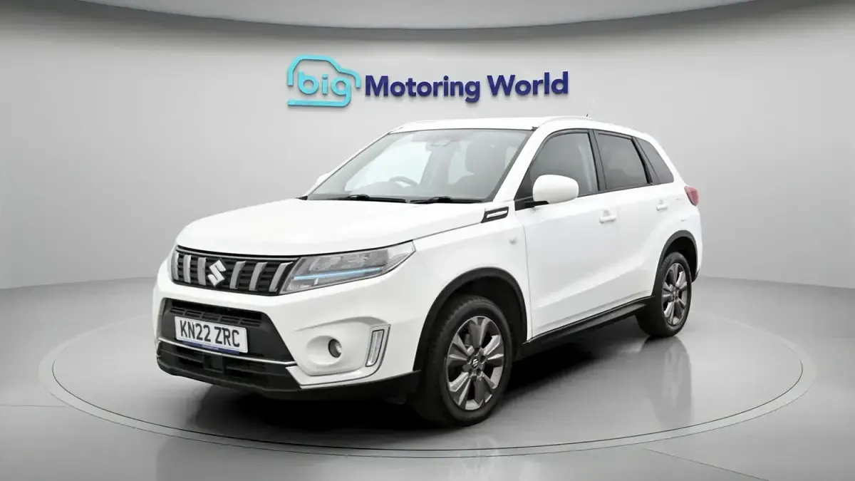 Używany Suzuki Vitara SZ-T 129 KM (94 kW) 2022 Biały SUV