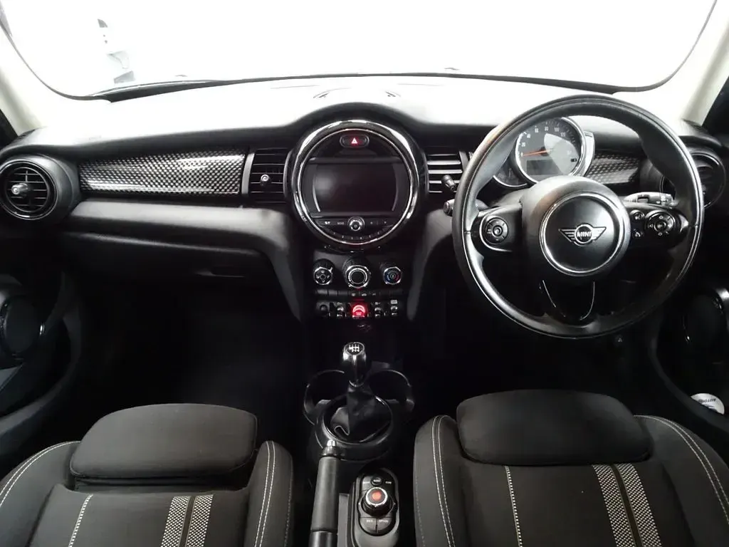 Used Mini Cooper S Classic 192 HP (141 kW) 2020 Blue Hatchback