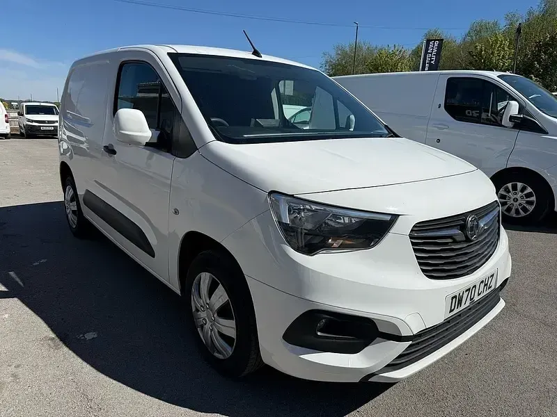Used Vauxhall Combo Sportive 100 HP (73 kW) 2021 White MPV