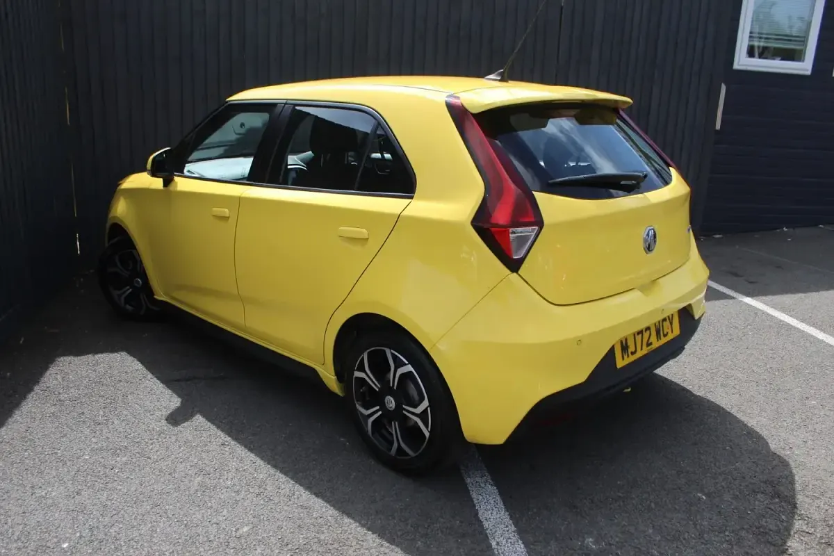 Used MG MG3 Excite 106 HP (77 kW) 2022 Yellow Hatchback