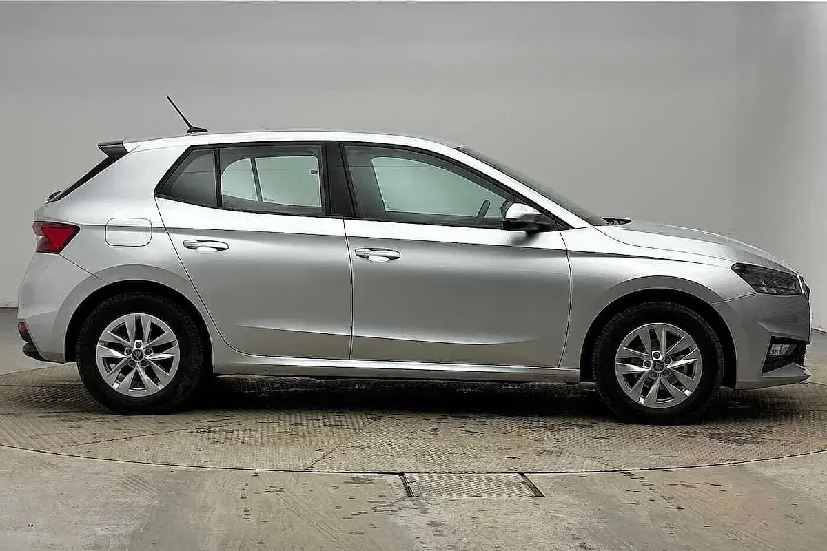 Used Skoda Fabia SE 70 HP (51 kW) 2025 Brilliant silver metallic Hatchback