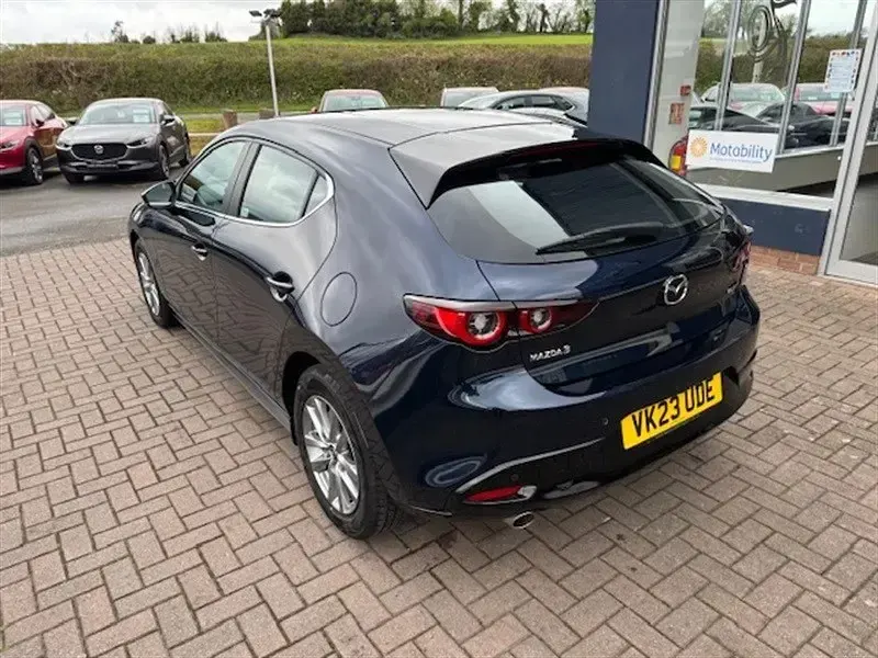 Begagnad Mazda 3 Prime-Line 122 HK (89 kW) 2023 Blå Halvkombi