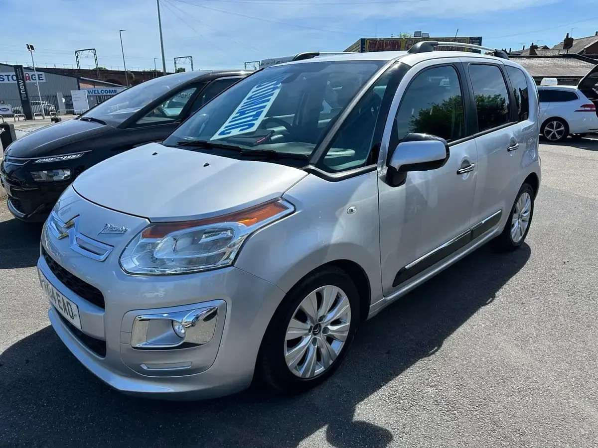 Begagnad Citroën C3 Picasso Exclusive 120 HK (88 kW) 2014 Silver Minibuss