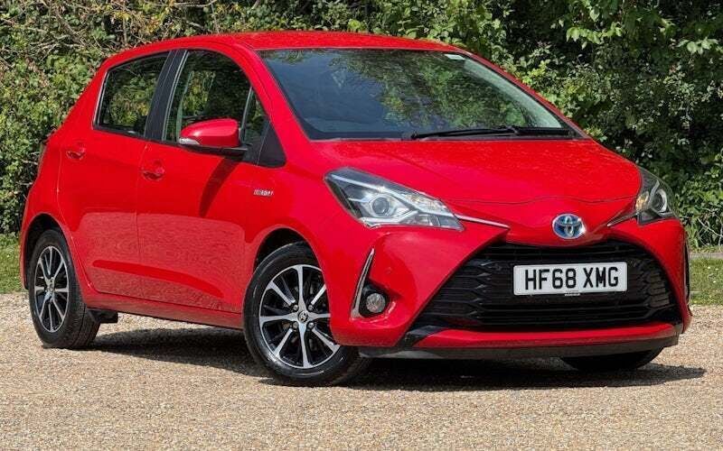 Used 2019 Toyota Yaris Hybrid Hatchback | £11,395 (Good price) - Image 1/4