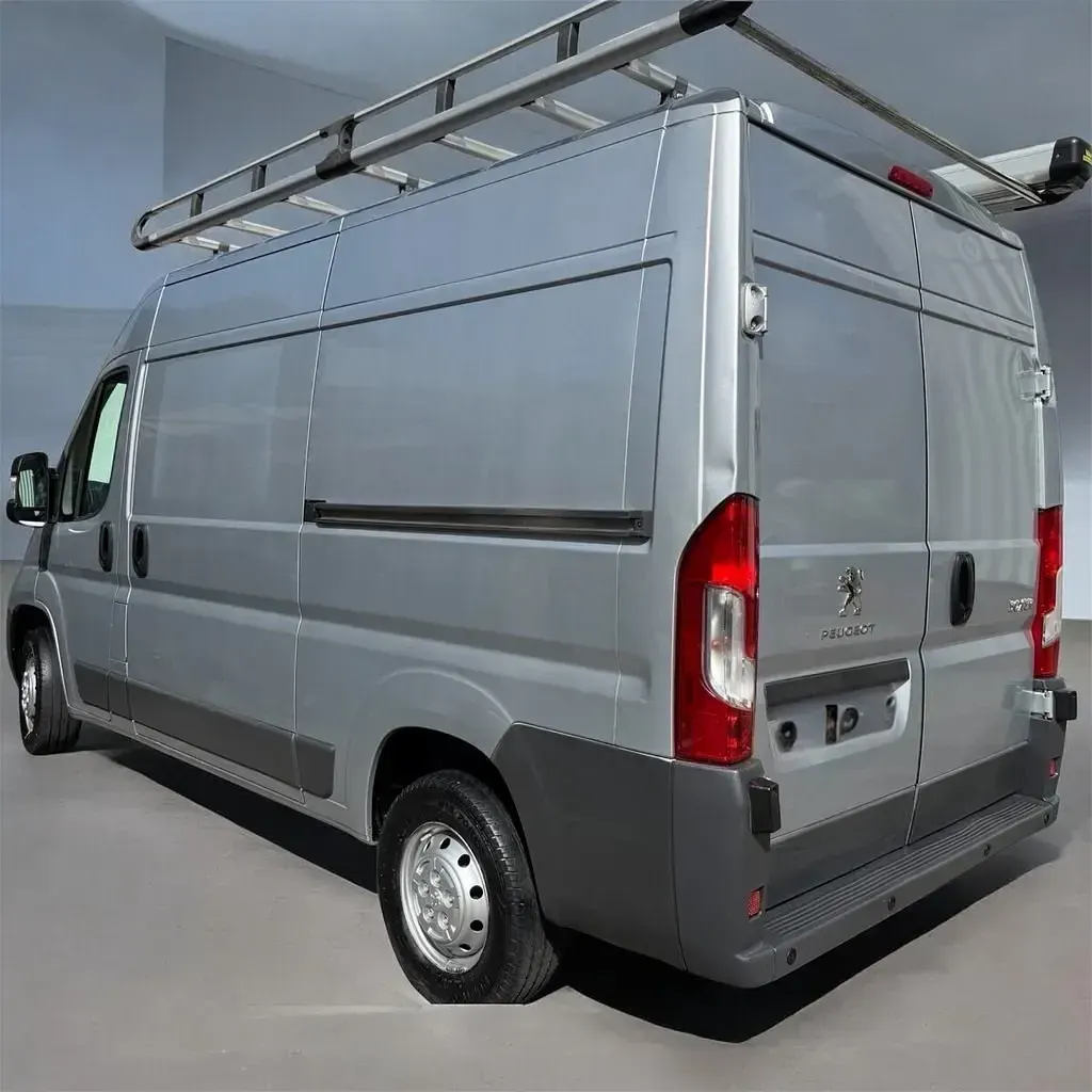 Second-hand Peugeot Boxer 2015 Argintiu Van