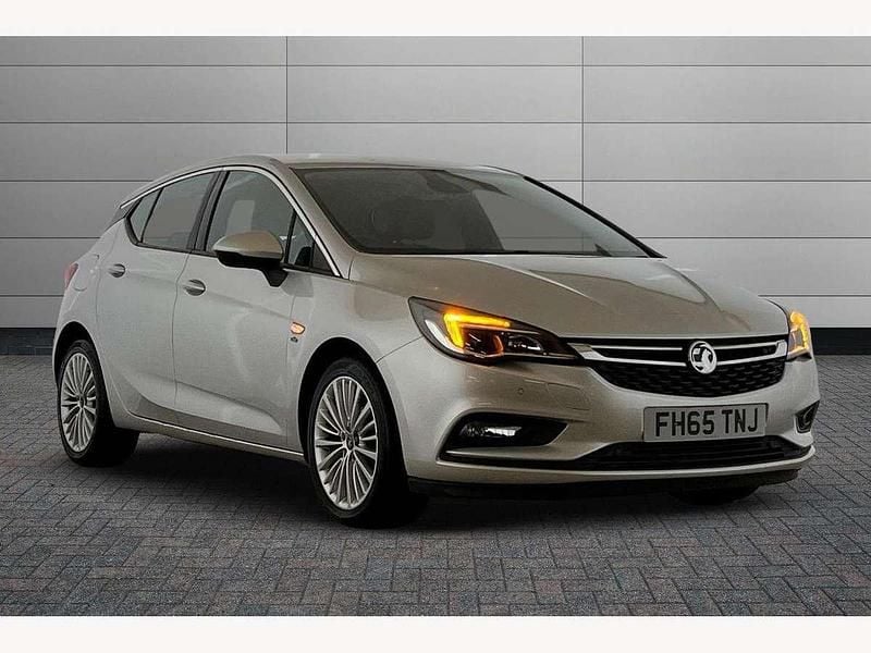 Silver Used 2015 Vauxhall Astra Elite Hatchback | £8,299 (Fair price) - Image 1/2