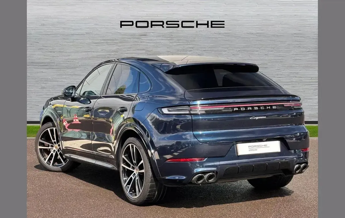 Used Porsche Cayenne 470 HP (345 kW) 2024 Blue SUV