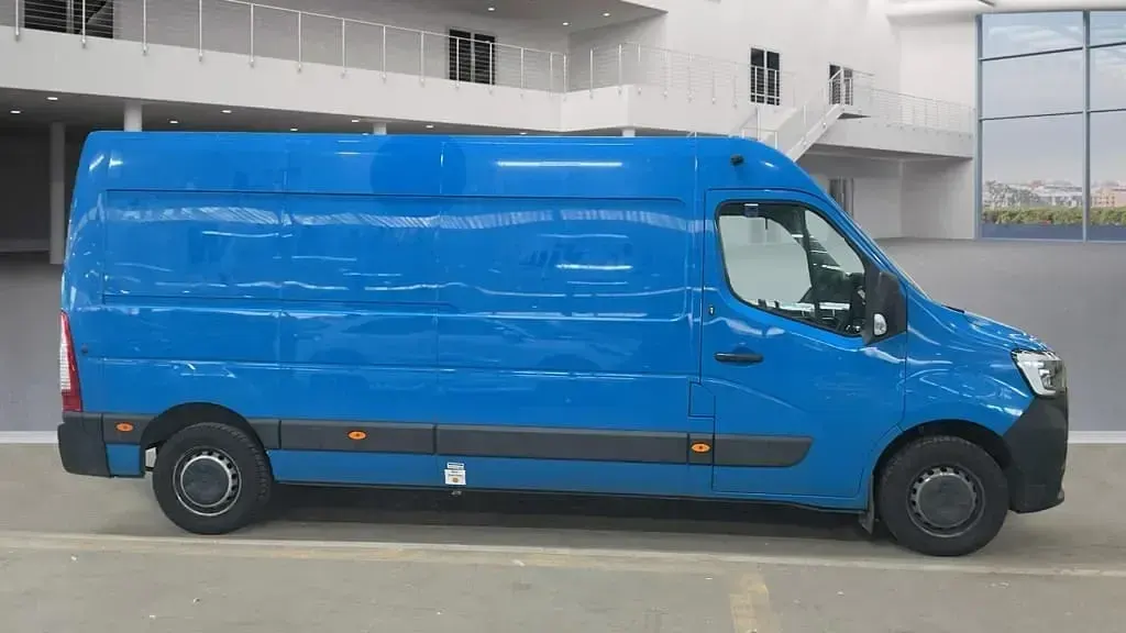 Used Renault Master Business 2022 Blue MPV