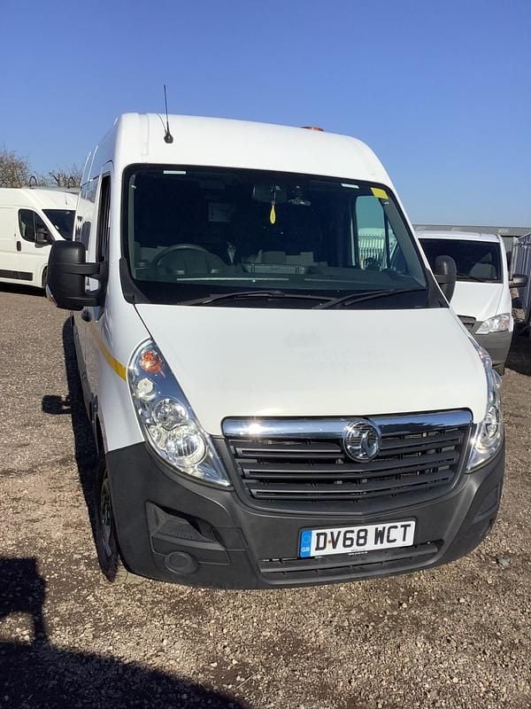 Used Vauxhall Movano 130 HP (95 kW) 2019 White MPV