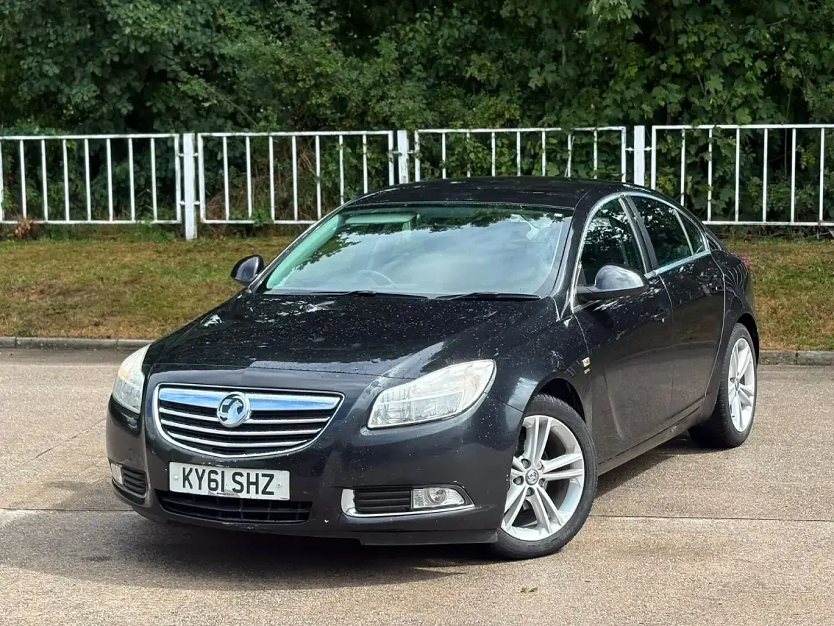 Used Vauxhall Insignia SRi 160 HP (117 kW) 2012 Black Hatchback