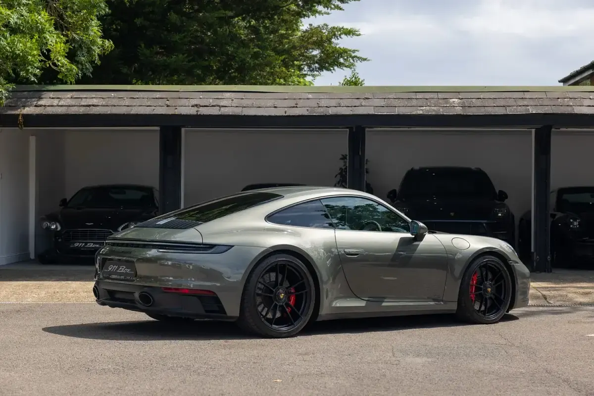 Used Porsche 911 Carrera 4 GTS 480 HP (353 kW) 2022 Green Coupe