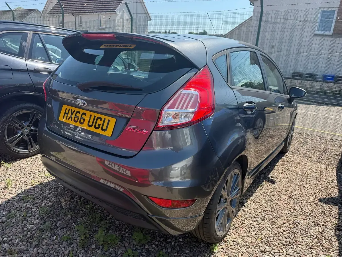 Used Ford Fiesta ST-Line 125 HP (91 kW) 2016 Grey Hatchback