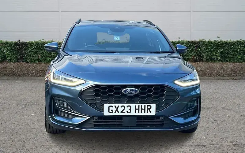 Used Ford Focus ST-Line 155 HP (114 kW) 2023 Blue Estate