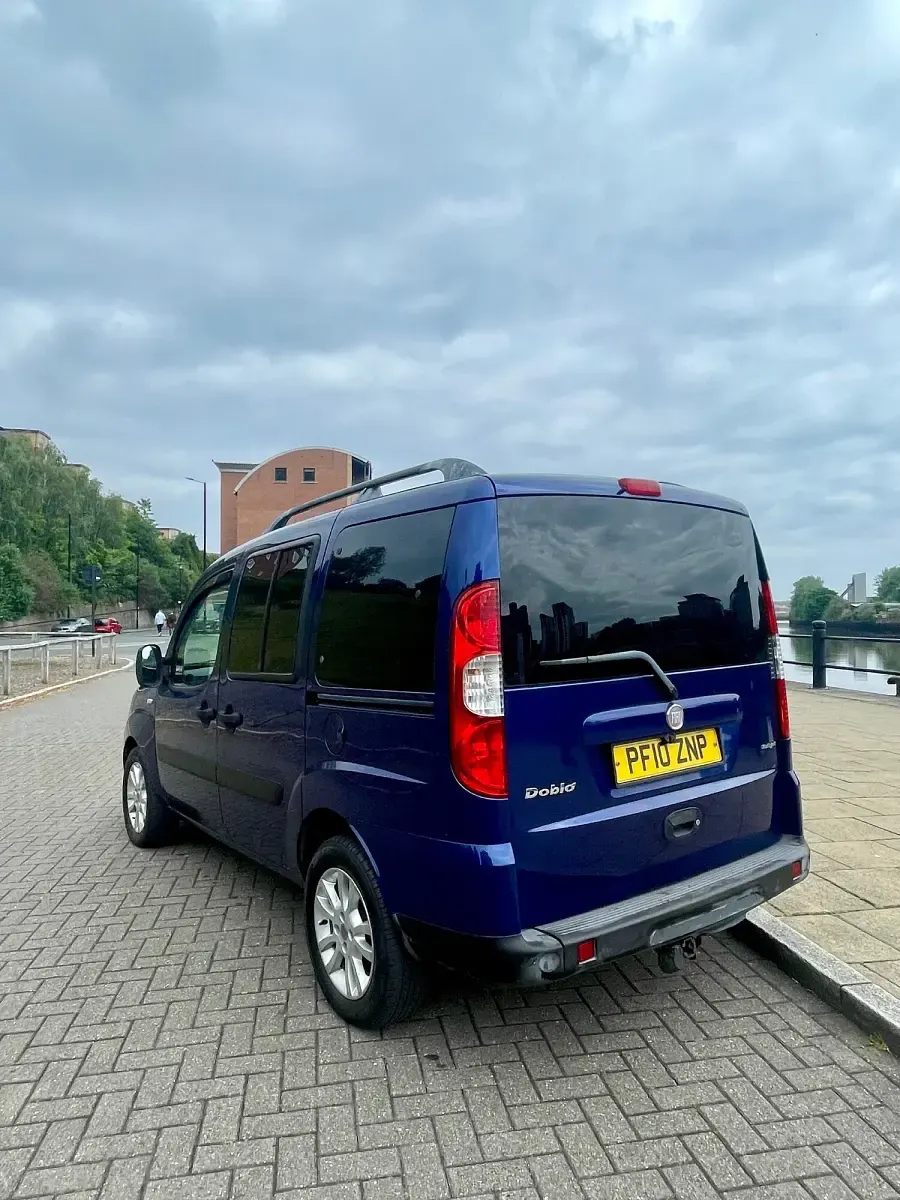Used Fiat Doblò Dynamic 120 HP (88 kW) 2010 Blue MPV