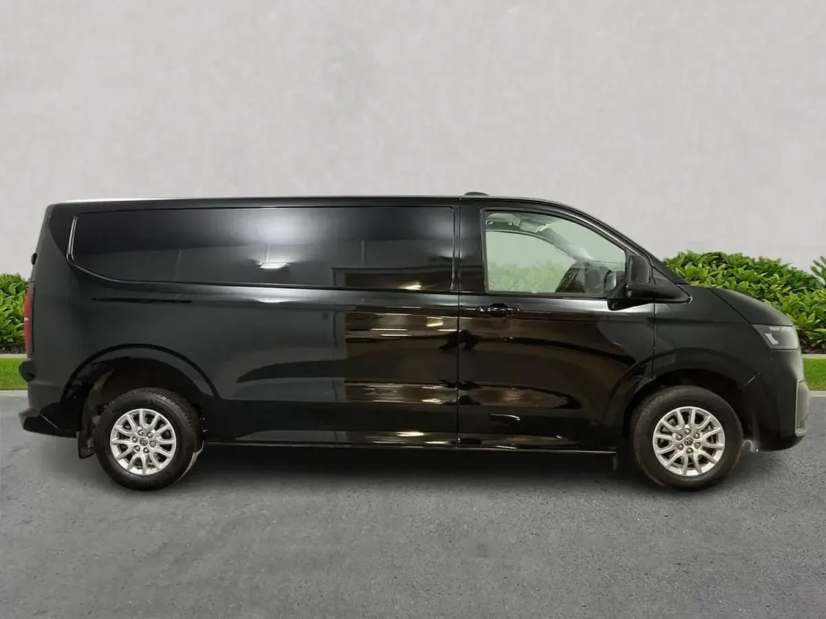 Used VW T7 Pro 150 HP (110 kW) 2025 Black Van