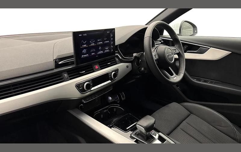 Used Audi A4 S-Line 200 HP (147 kW) 2024 White Estate