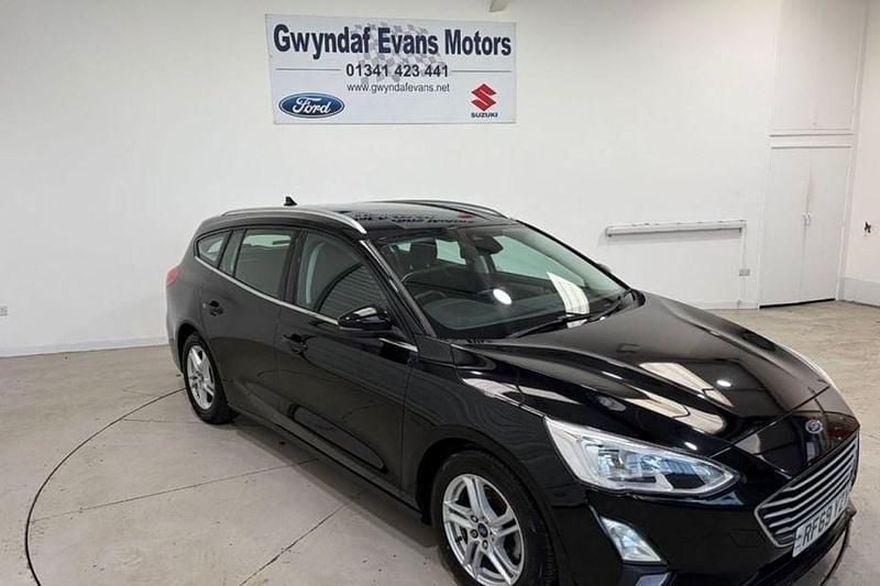 Used Ford Focus Zetec 95 HP (69 kW) 2025 Black Estate