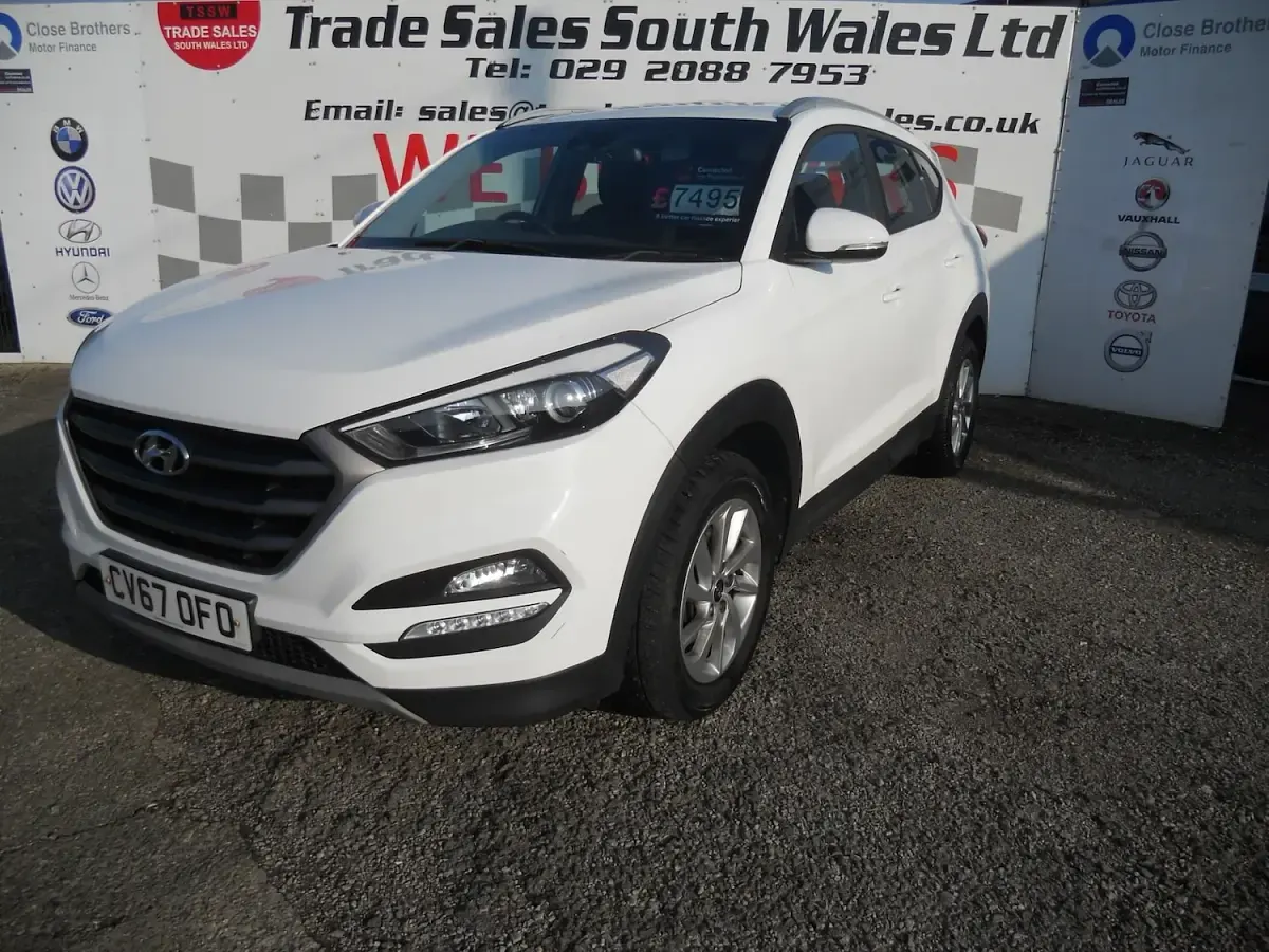 Used Hyundai Tucson SE 116 HP (85 kW) 2017 White SUV