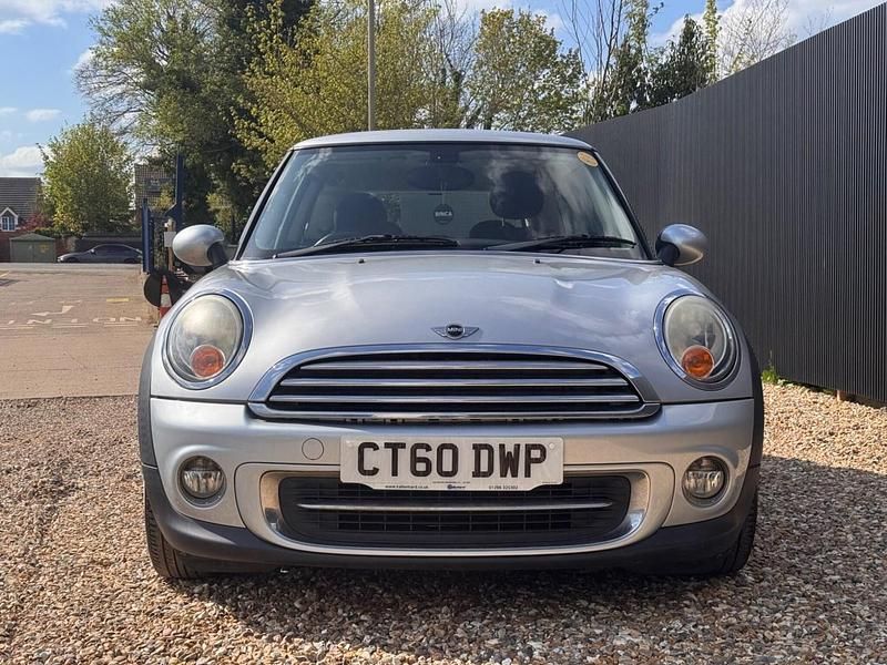 Usado Mini Cooper Hatch 2010 Plateado Utilitario