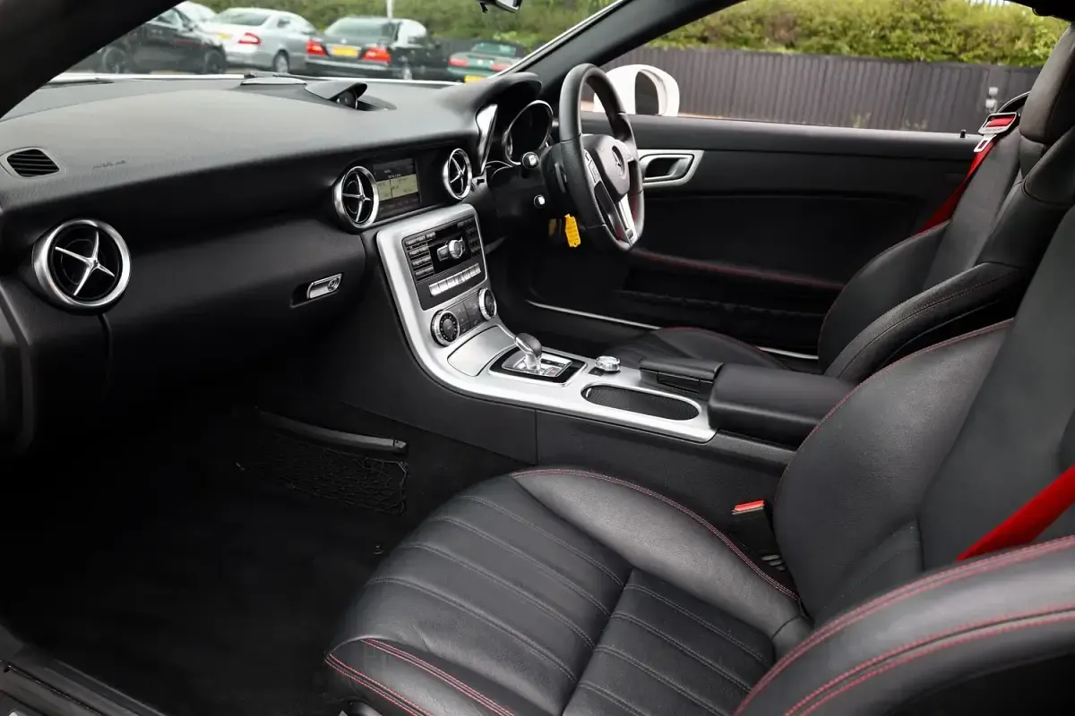 Used Mercedes SLK200 AMG 2016 White Cabriolet