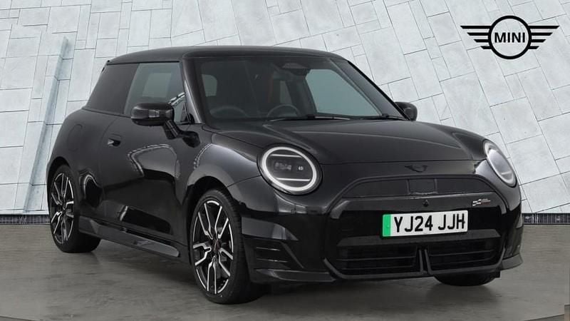 Used Mini Cooper SE Hatch 158 kW (215 HP) 2024 Black Hatchback