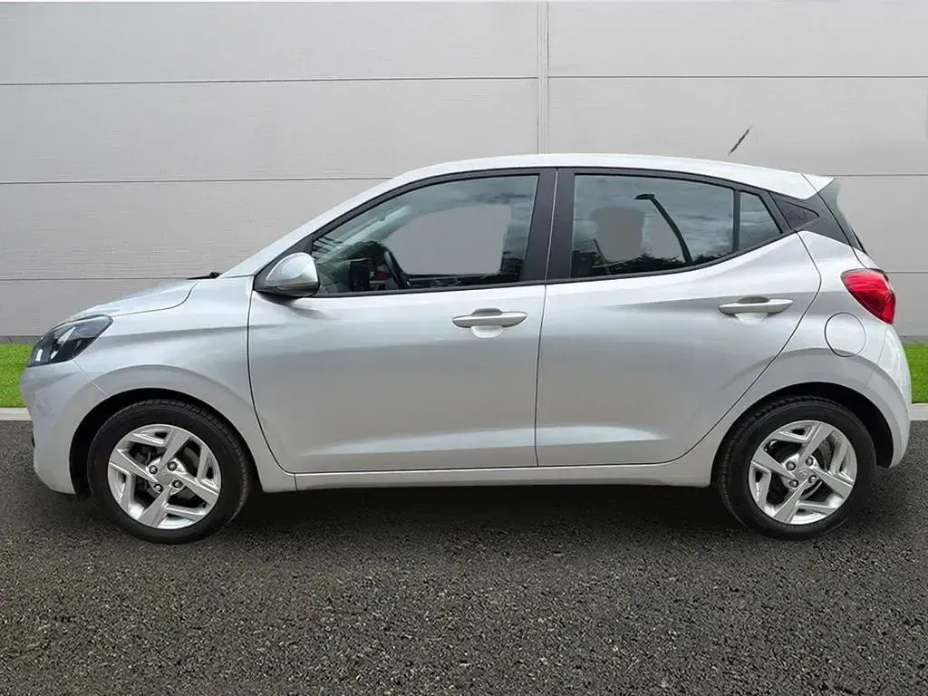 Used Hyundai i10 SE 67 HP (49 kW) 2021 Grey Hatchback