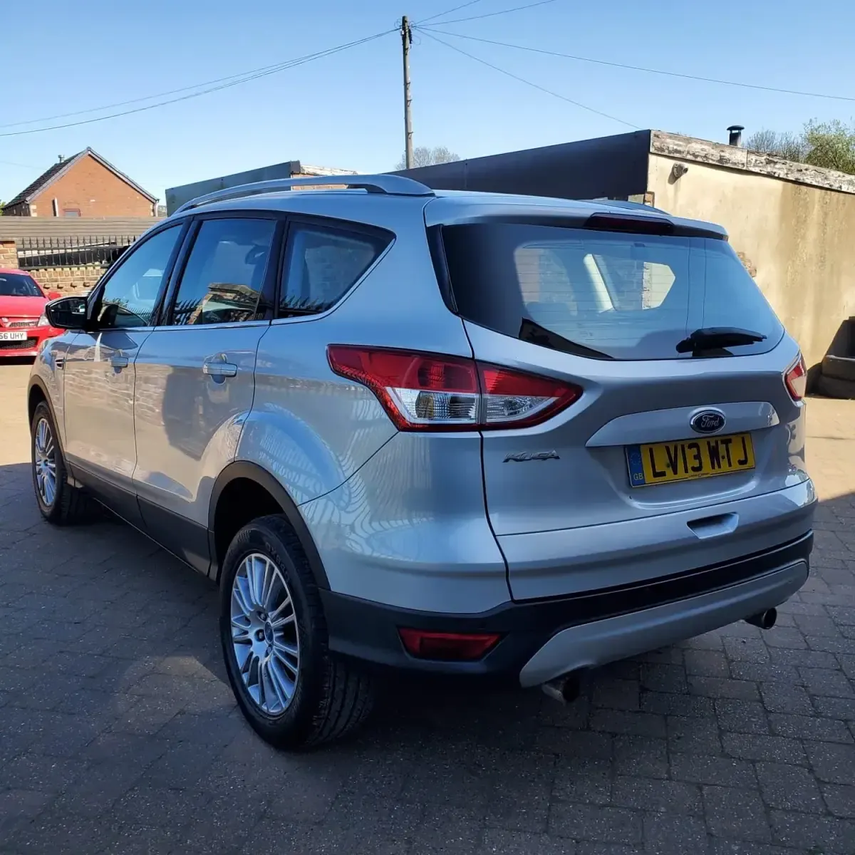 Begagnad Ford Kuga Titanium 140 HK (102 kW) 2013 Silver SUV