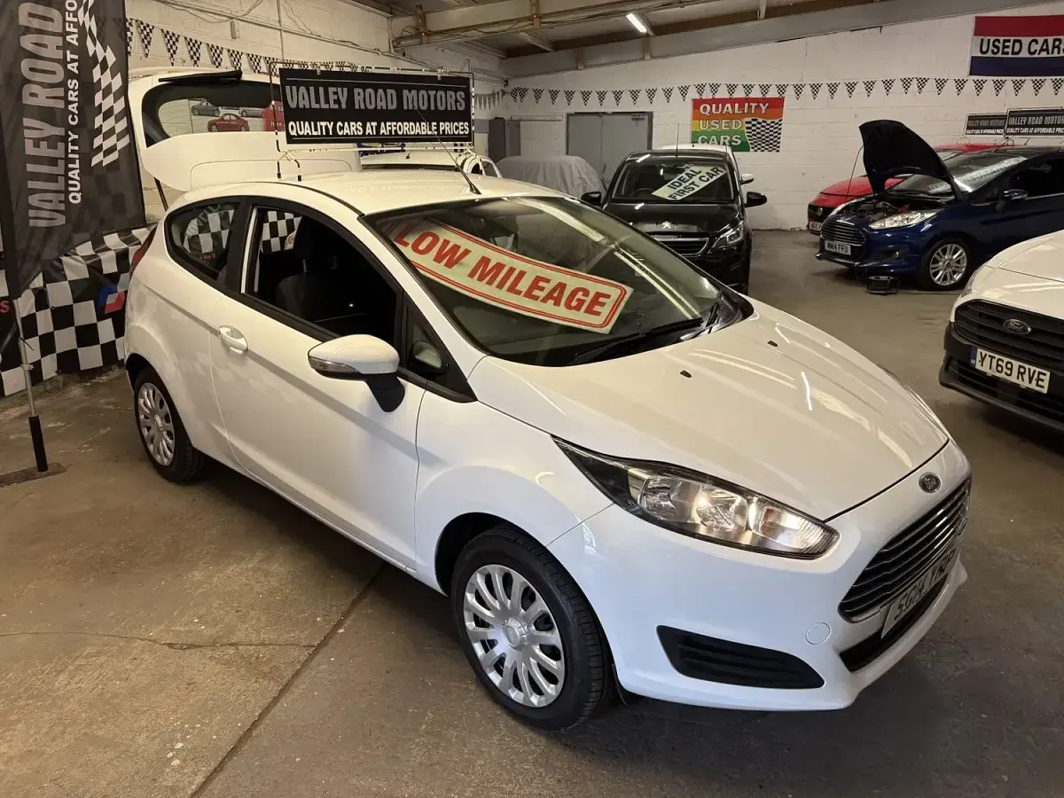Used Ford Fiesta Style 82 HP (60 kW) 2014 White Hatchback