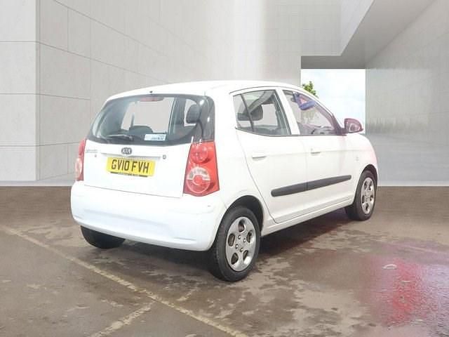 Used Kia Picanto 64 HP (47 kW) 2010 White Hatchback