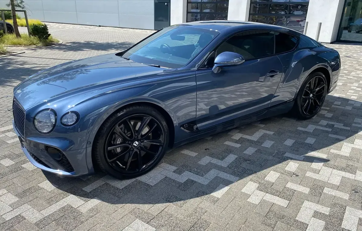 Used Bentley Continental 635 HP (467 kW) 2020 Blue Coupe