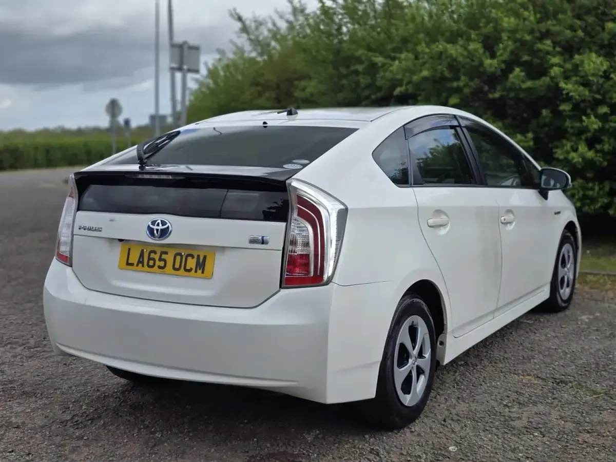 Usado Toyota Prius 2023 Branco Citadino