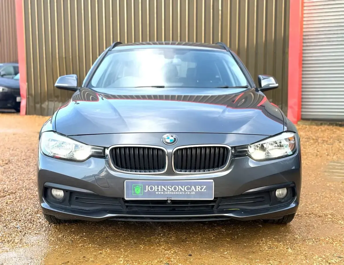 Begagnad BMW 320 Efficient Dynamics 2015 Grå Kombi
