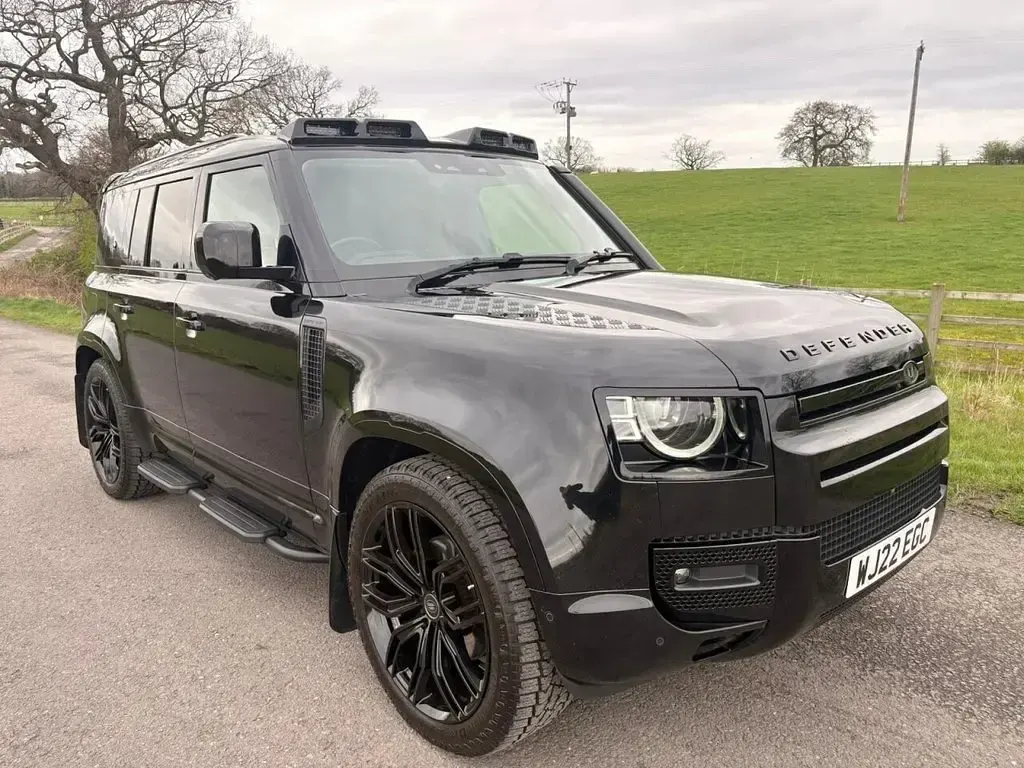 Used Land Rover Defender S 250 HP (183 kW) 2022 Black SUV
