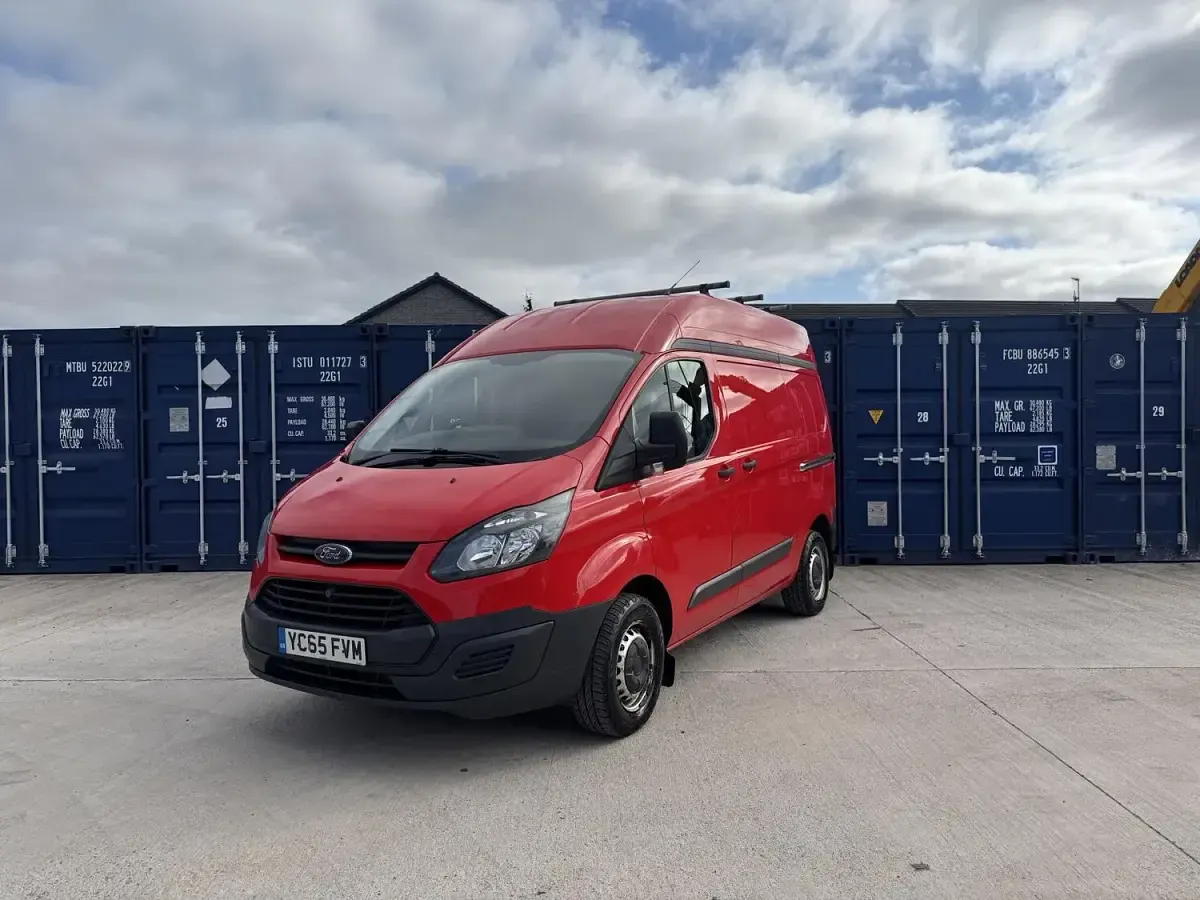 Used Ford Transit Custom 100 HP (73 kW) 2015 Red Van